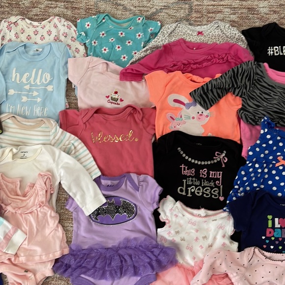 SOLD-Baby girl bundle 0-3 months - Picture 5 of 14